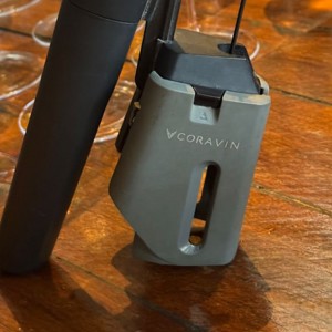 Coravin: a revolução silenciosa na forma de beber vinho chega ao Brasil com seu criador